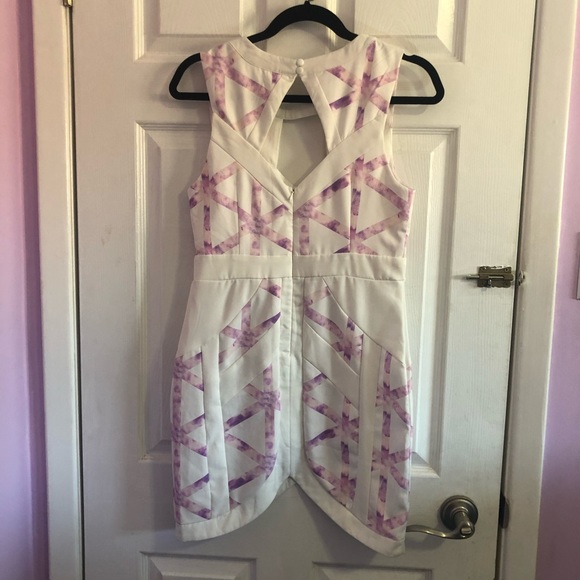 Geo-Print White Dress - Picture 2 of 5